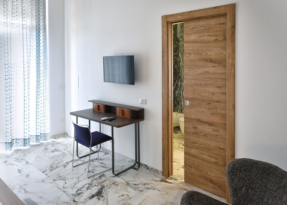 Exclusive Apartment, 1 Bedroom, Annex Building - Photo 4