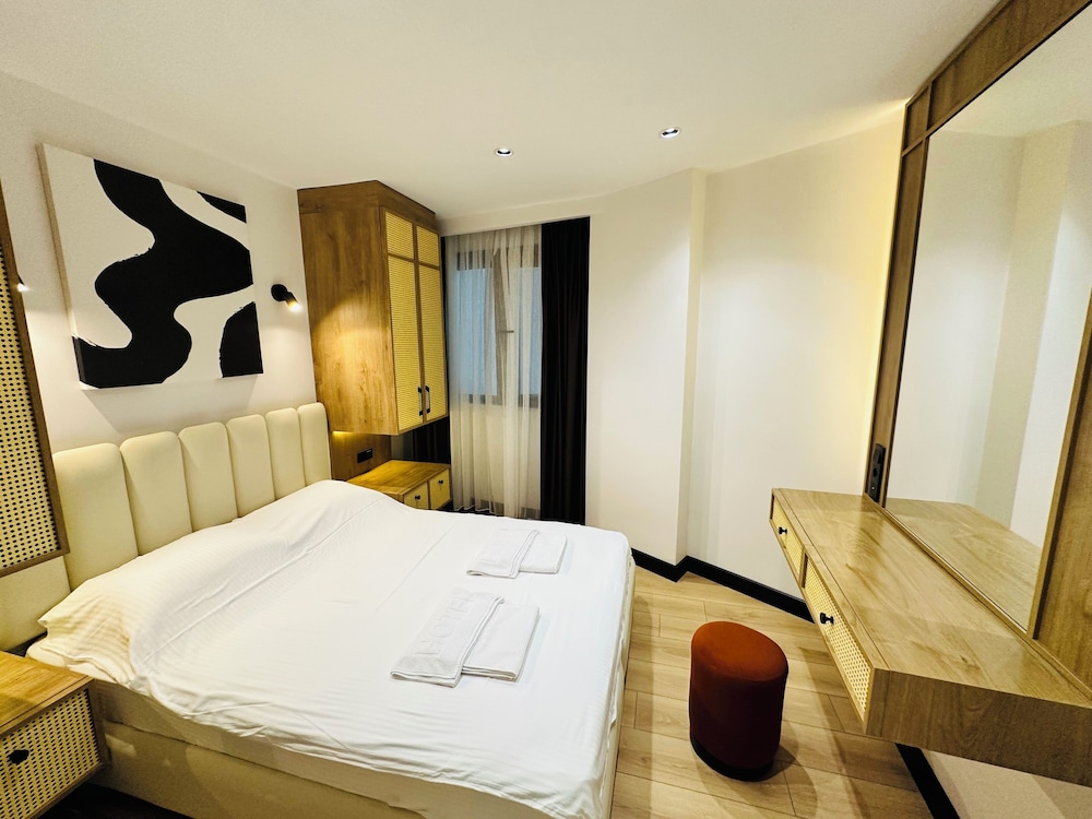 Deluxe Apartment, City View photo 2