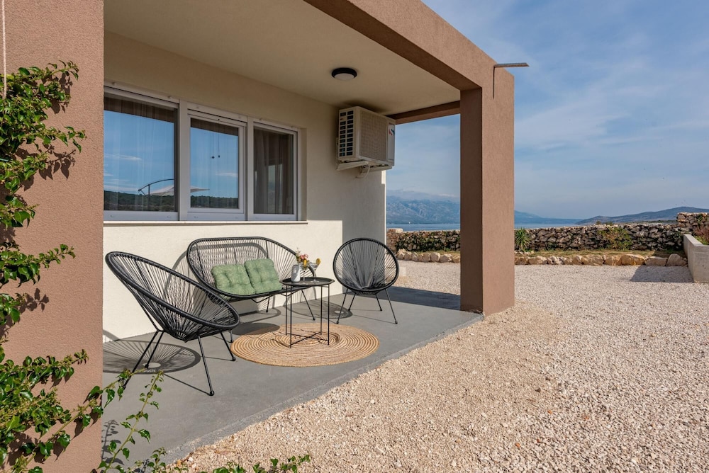 Villa photo 2