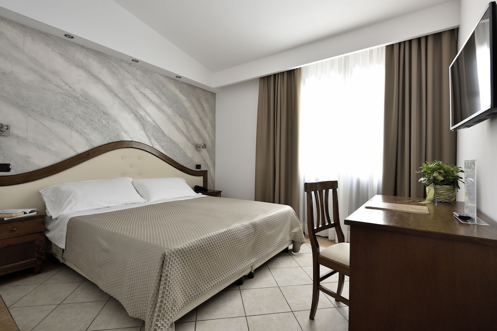 Double or Twin Room photo 1