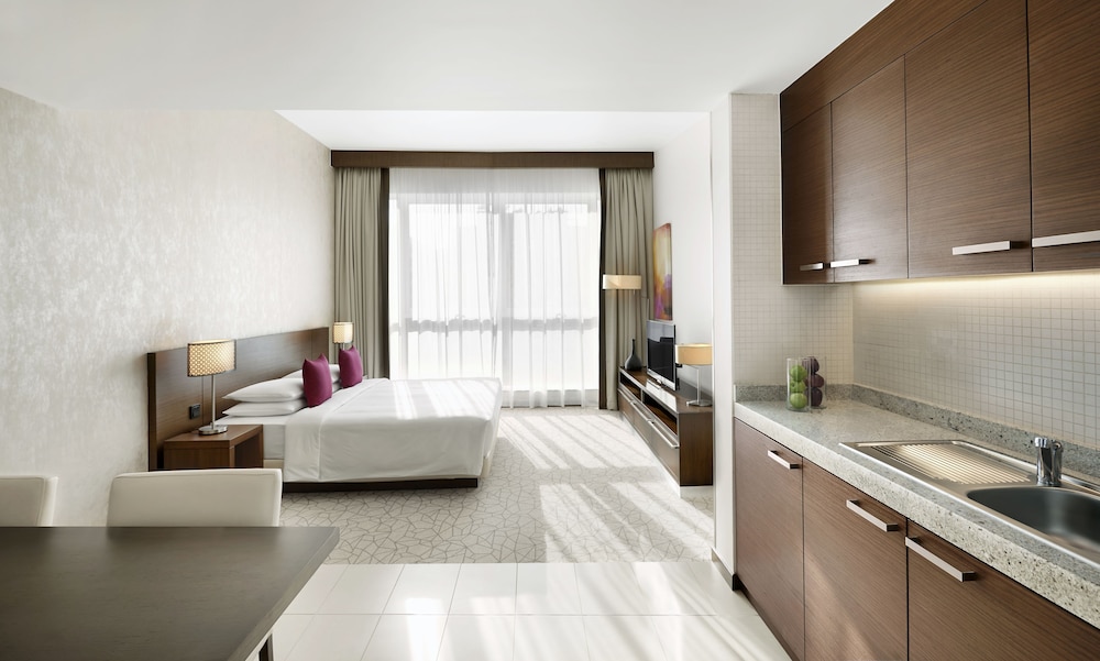 Studio With Kitchen  Complimentary Transfer to Deira City Center, Outlet Mall photo 1