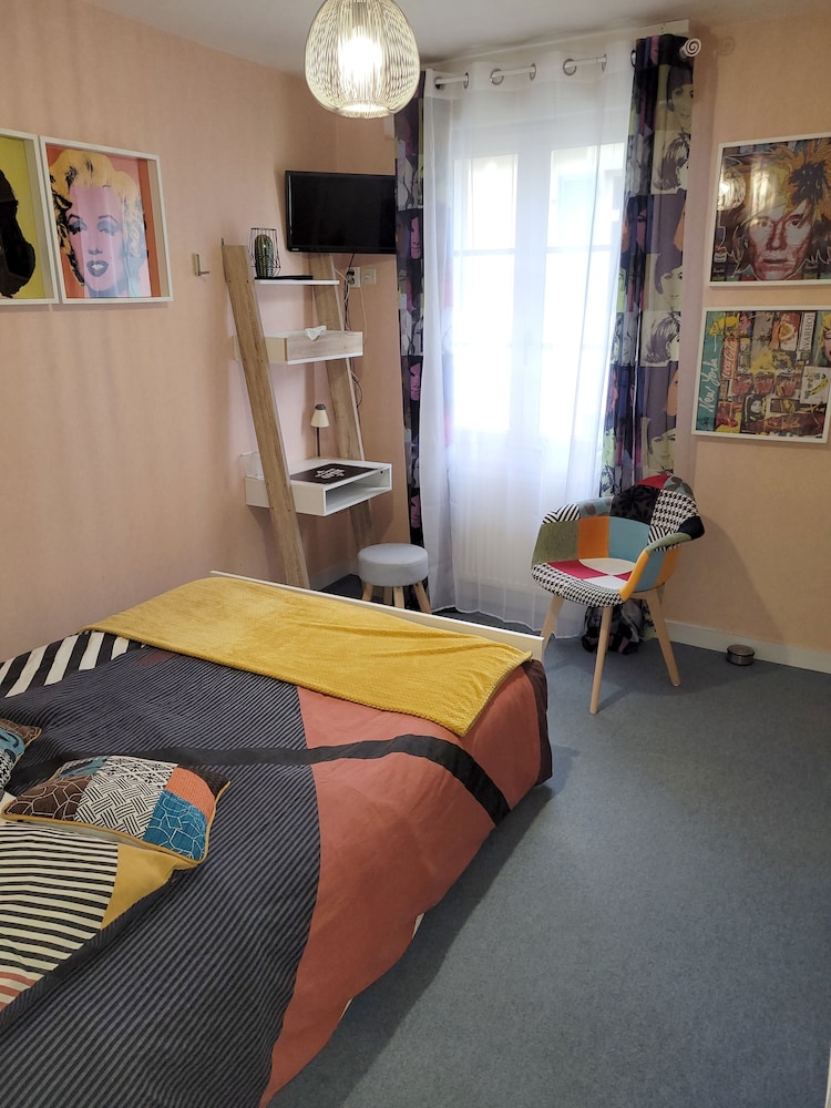 Family Room, Multiple Beds (3) - Photo 1