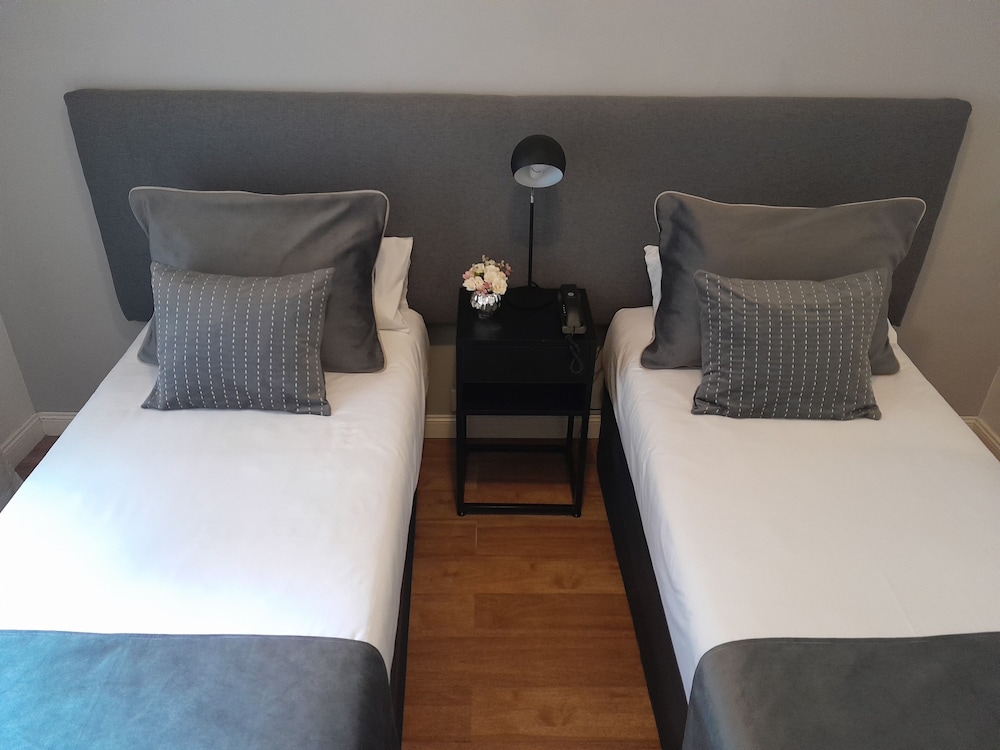 Standard Double Room, 2 Twin Beds photo 2