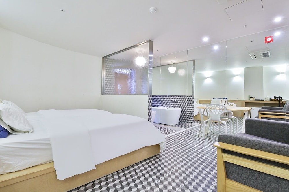 Deluxe Twin Room photo 1