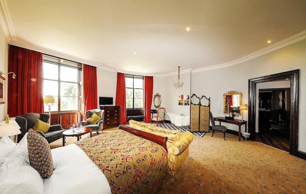 Deluxe Room, 1 Queen Bed, Non Smoking, Garden View photo 3