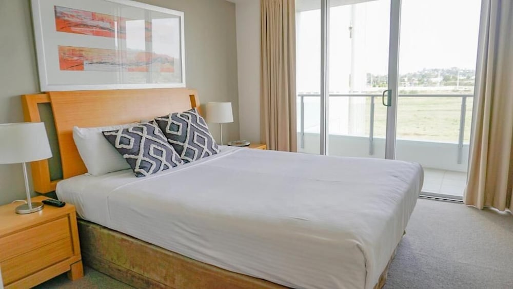 Two Bedrooms Parkside photo 3