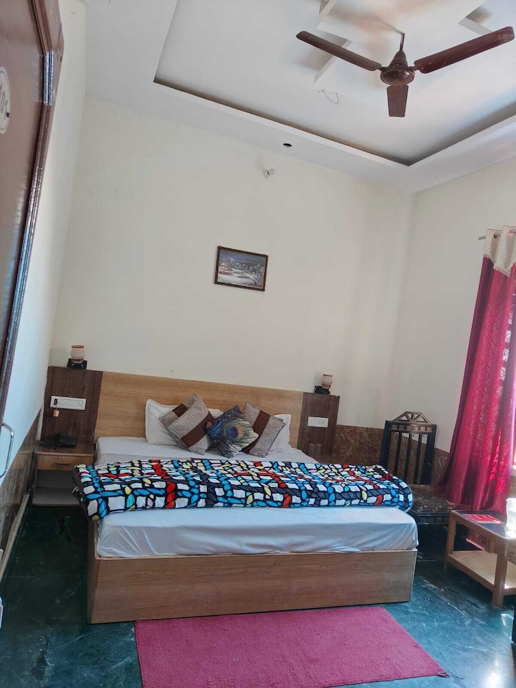 Deluxe Room - Photo 6