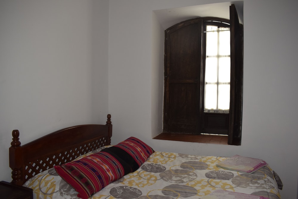 Double Room, 1 Double Bed, Shared Bathroom photo 2