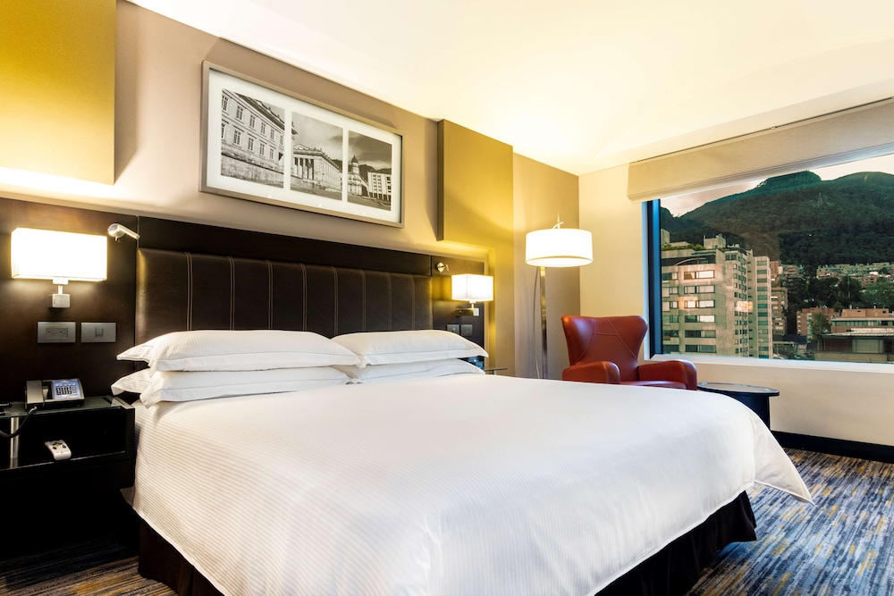 Deluxe Room, 1 King Bed - Photo 2