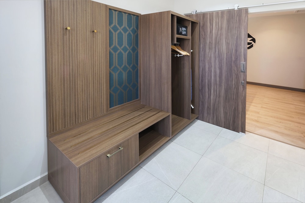 Suite, Multiple Beds - Photo 8