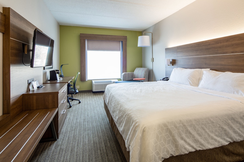 Suite, 1 King Bed with Sofa bed, Accessible (Mobility) - Photo 7