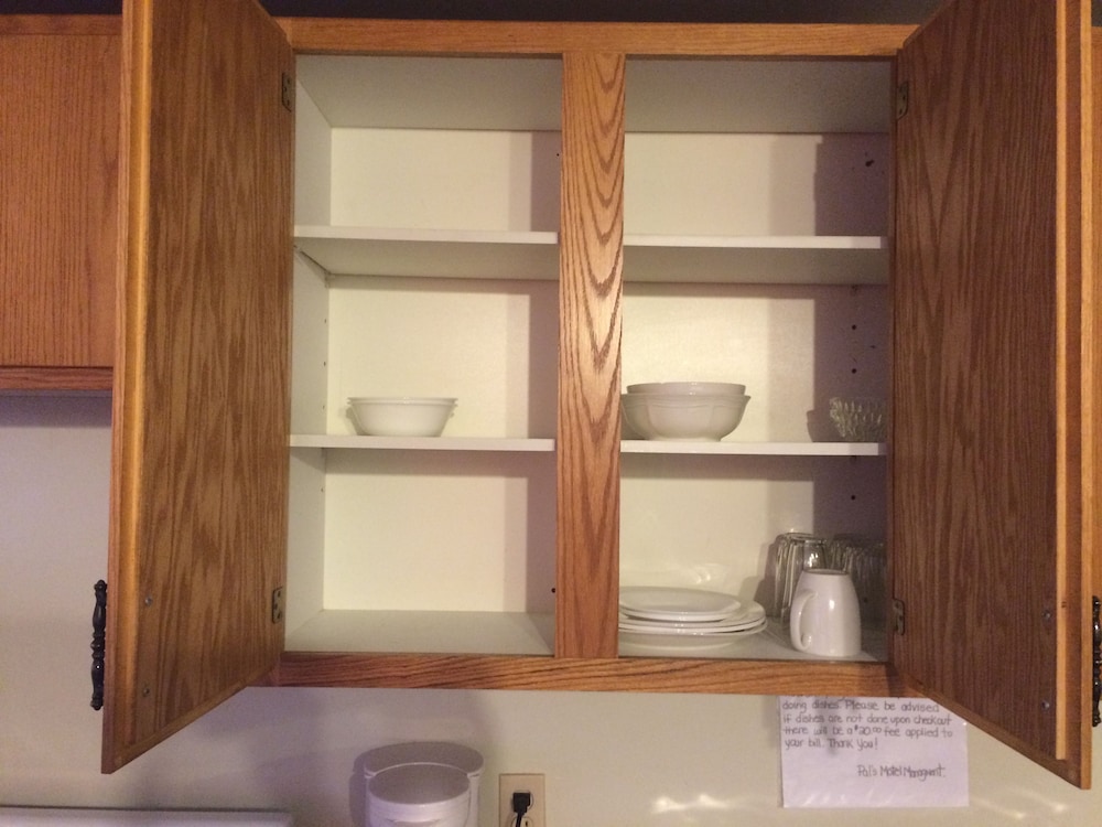 Deluxe Cabin, 2 Queen Beds, Kitchenette photo 2