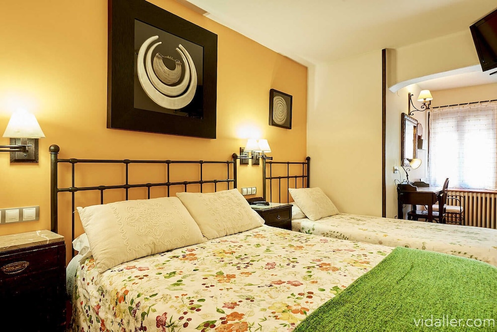 Triple Room (Interior)