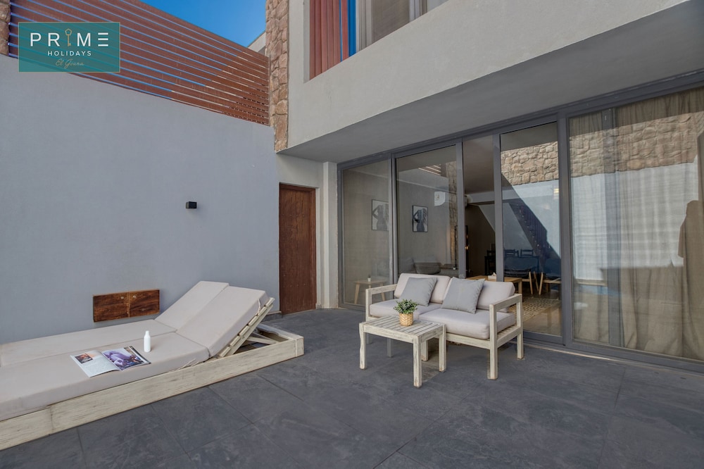 Duplex, 3 Bedrooms With Private Heated Pool & Jacuzzi photo 2