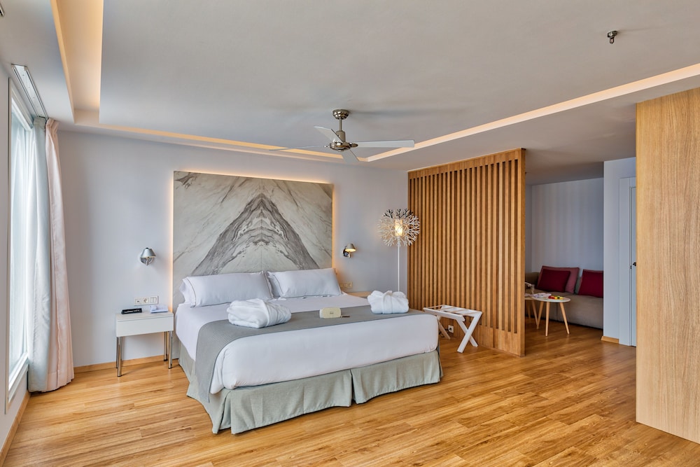 Double Room, Balcony, Sea View photo 3