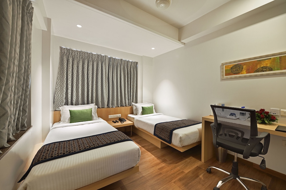 Deluxe Large Room