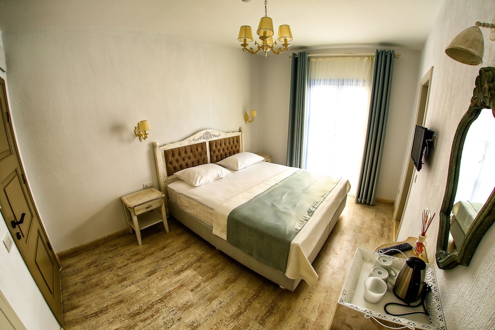 Standard Double Room photo 3