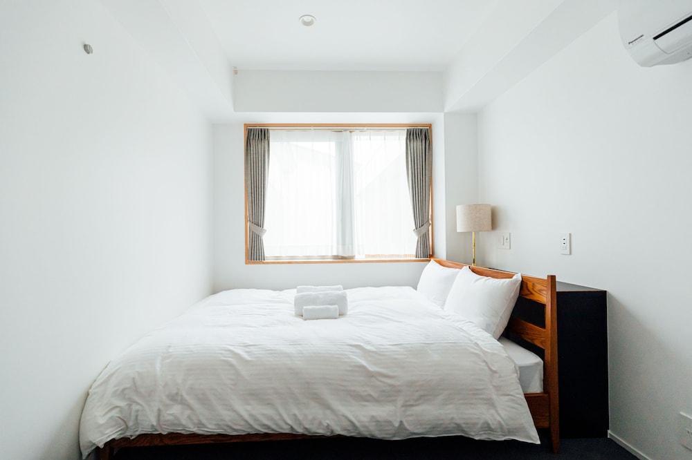 Basic Double Room, Shared Bathroom