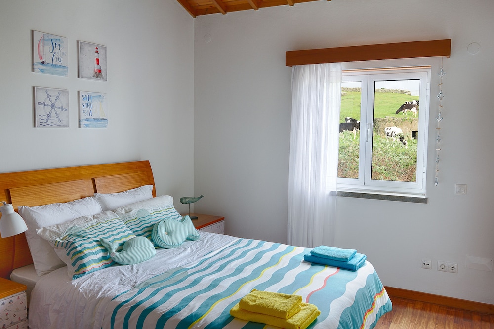 Family House, 3 Bedrooms, Partial Sea View, Courtyard Area photo 2