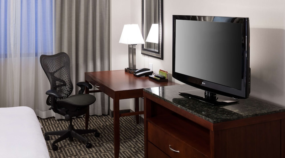 Available room thumbnail 5