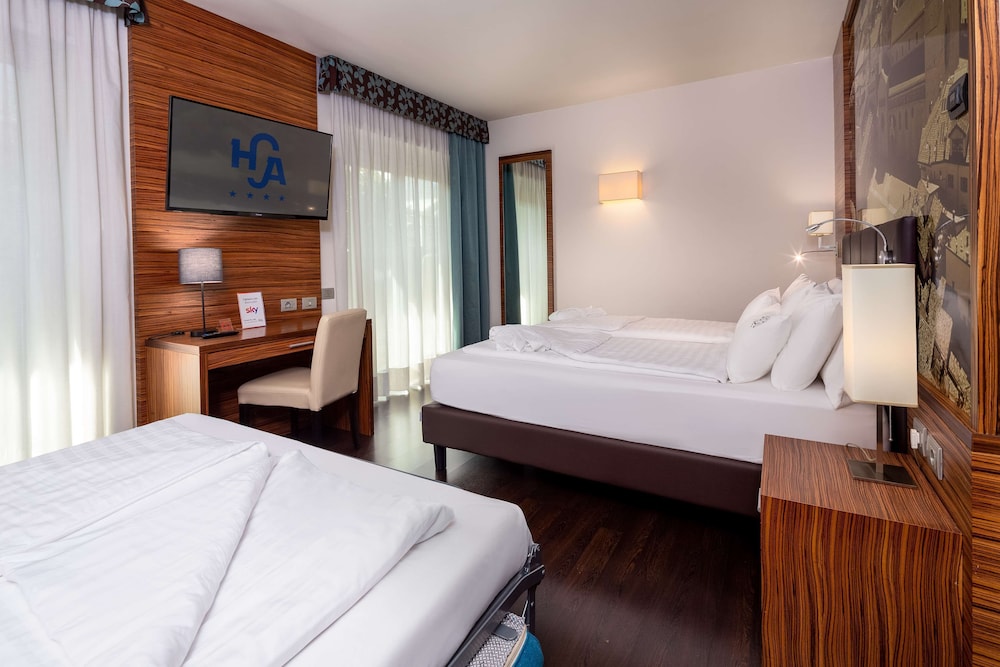 Junior Room, 1 King Bed with Sofa bed (Spa access) - Photo 4