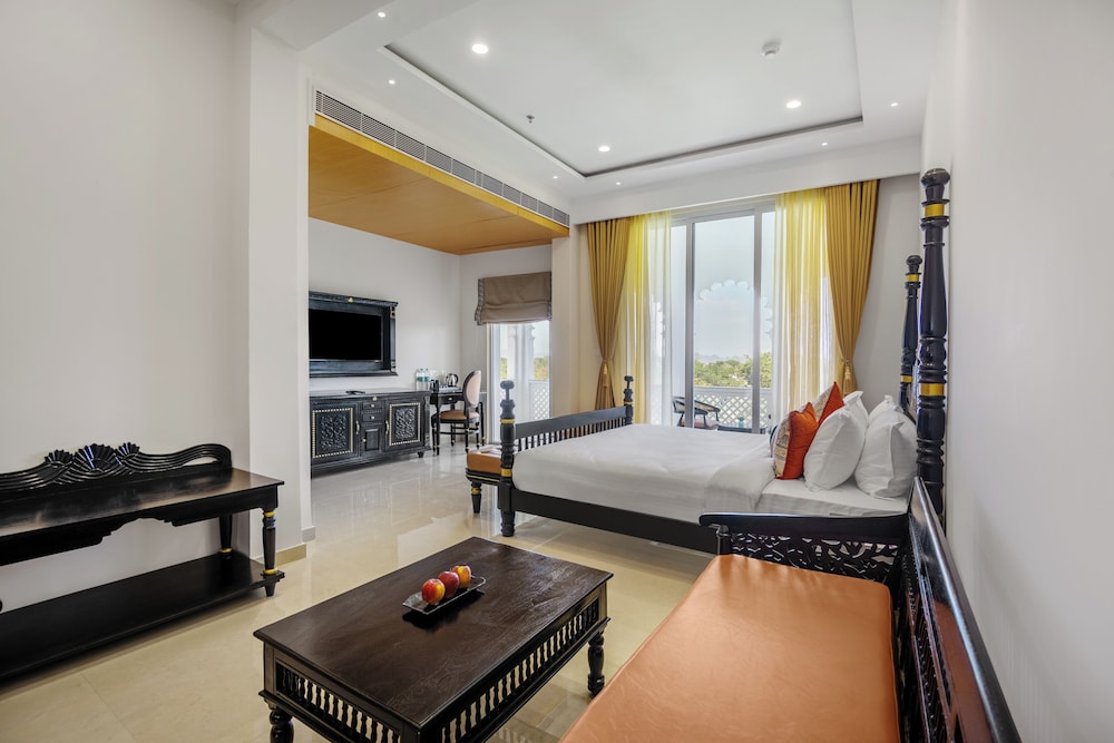 Privilege Suite - Photo 1