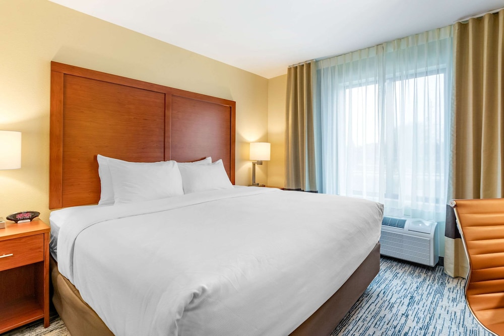 Suite, 1 King Bed, Non Smoking - Photo 1