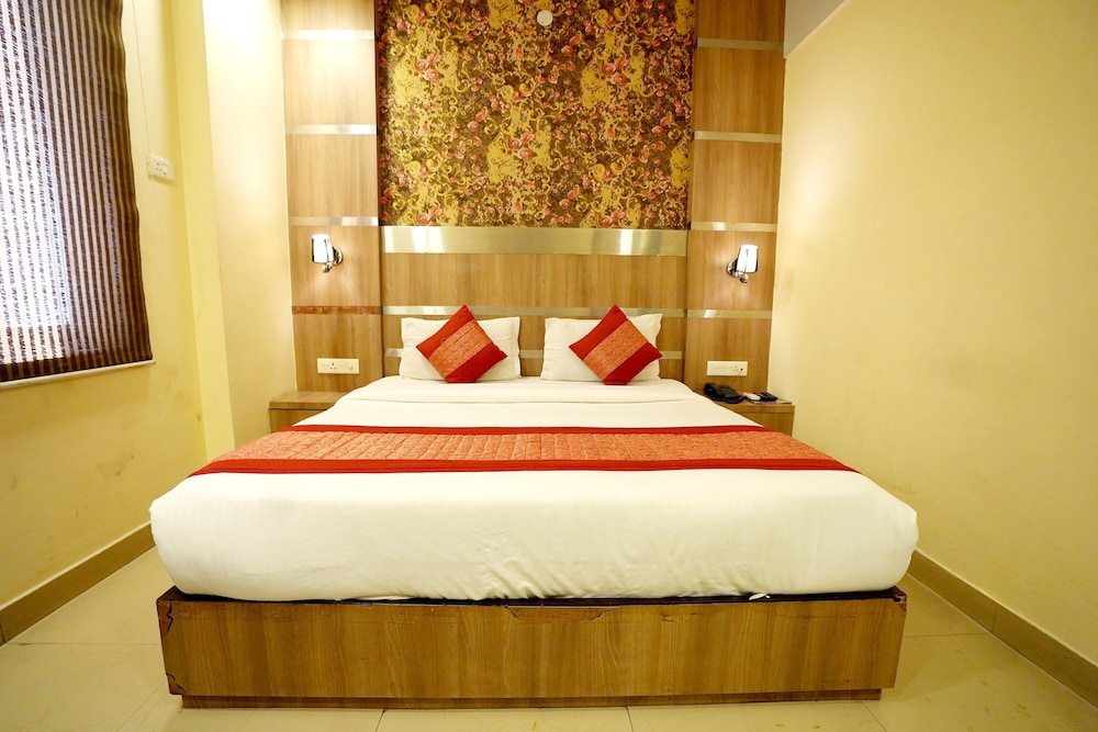 Deluxe Room - Photo 3