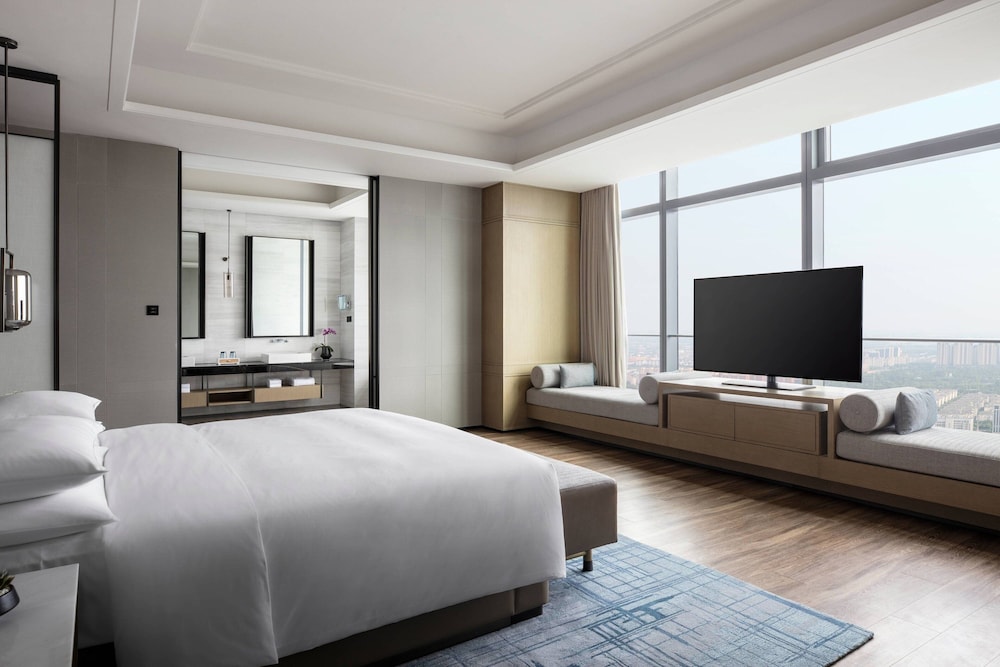 Suite, 1 Bedroom, City View photo 2