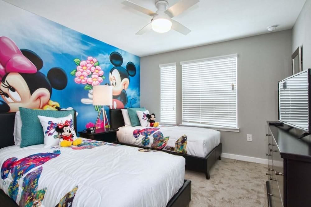 Apartment, Multiple Beds (1203LR BEAUTIFUL TOWNHOME CLOSE TO DI)