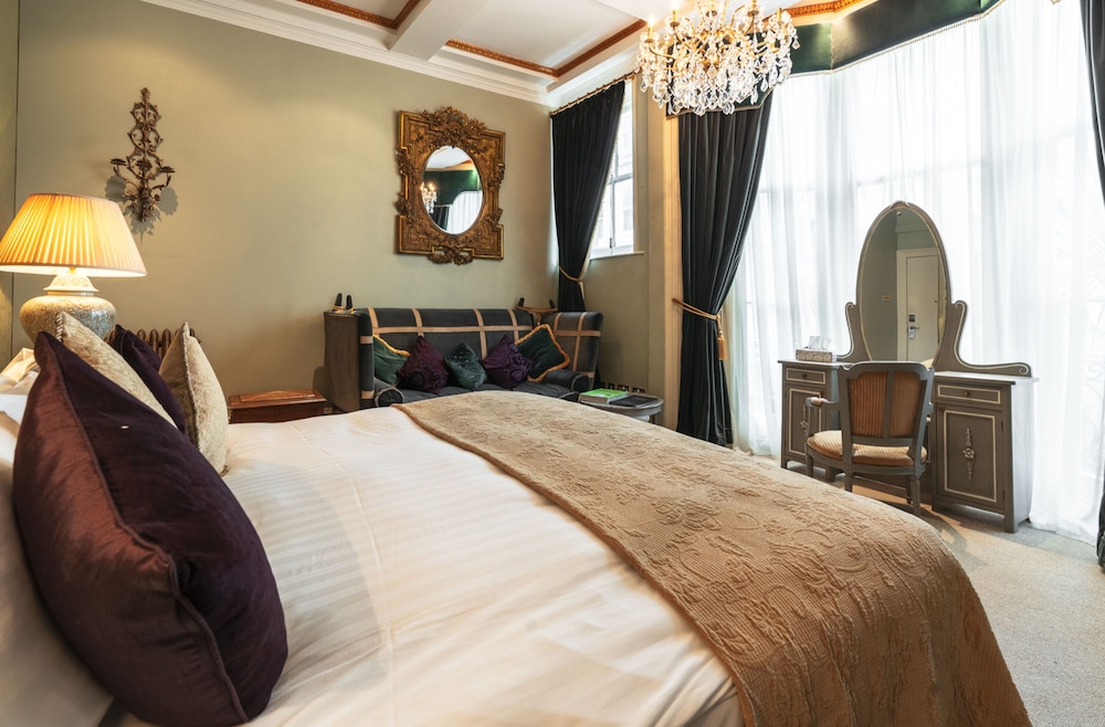 Deluxe Double Room, Ensuite (Perrier Jouet - Feature) photo 2