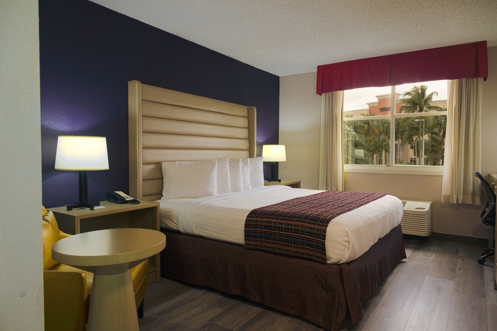 Room, 1 King Bed, Accessible