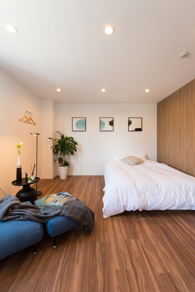 Apartment photo 2