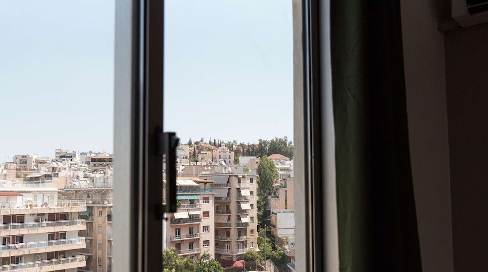 Classic Apartment, 2 Bedrooms, City View