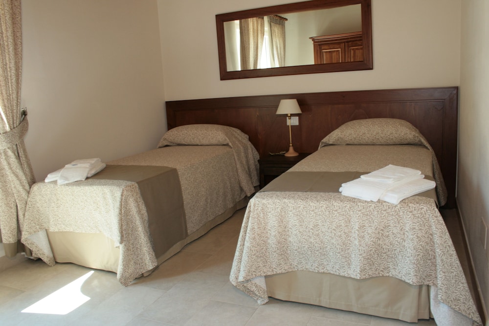 Superior Suite, 2 Bedrooms, Private Bathroom, Pool View photo 1