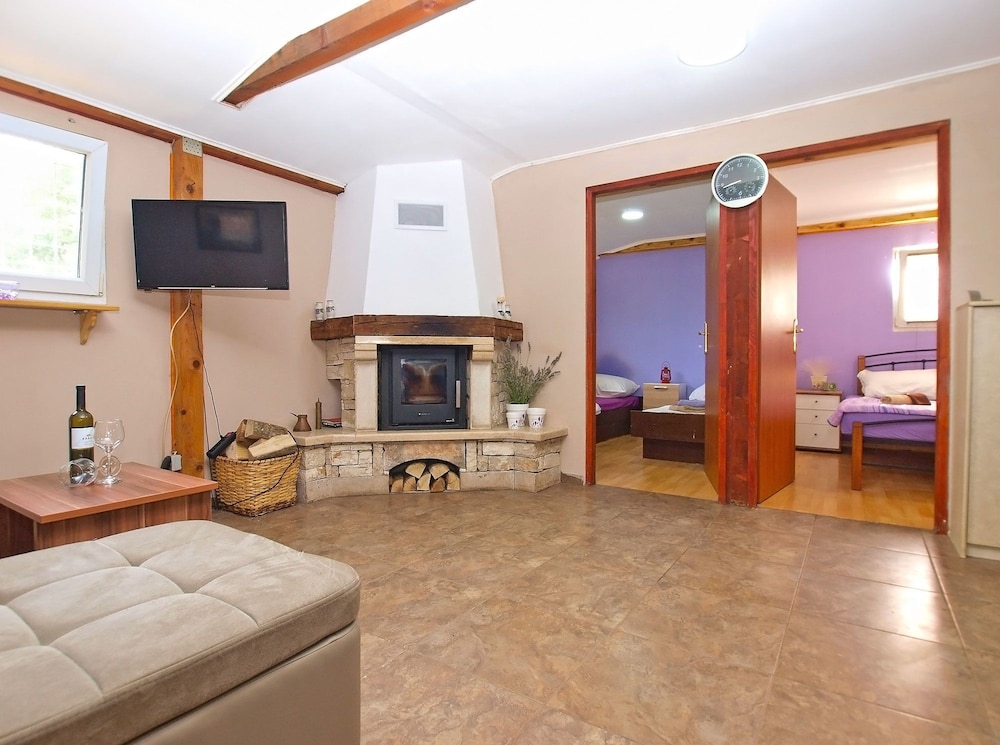 Standard House, 2 Bedrooms (0365) photo 2