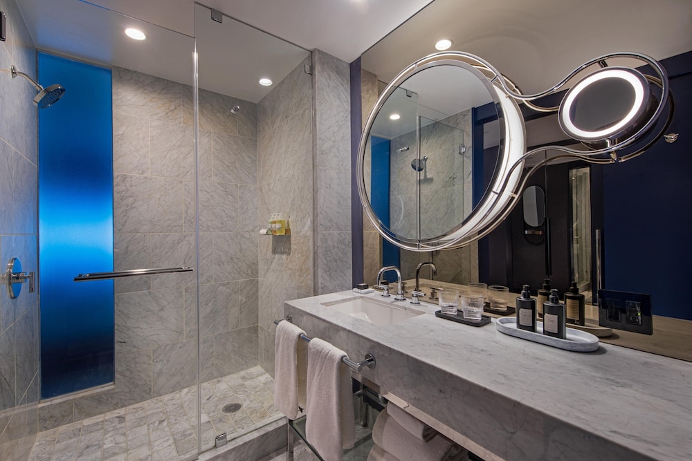 Superior Room, 2 Queen Beds, City View