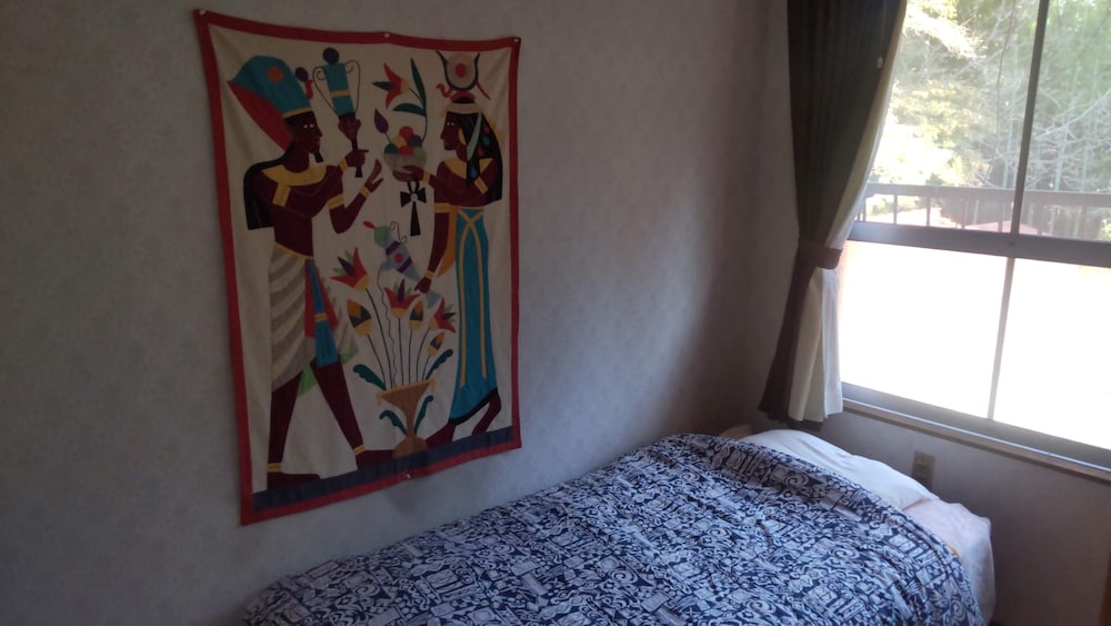 Basic Twin Room photo 1