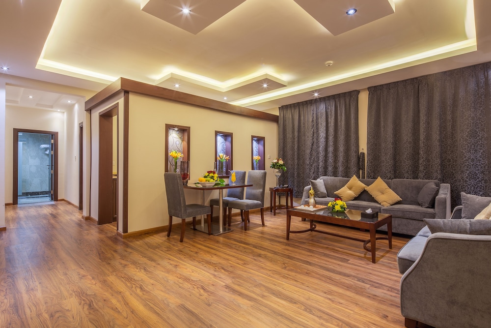 Deluxe Suite photo 1