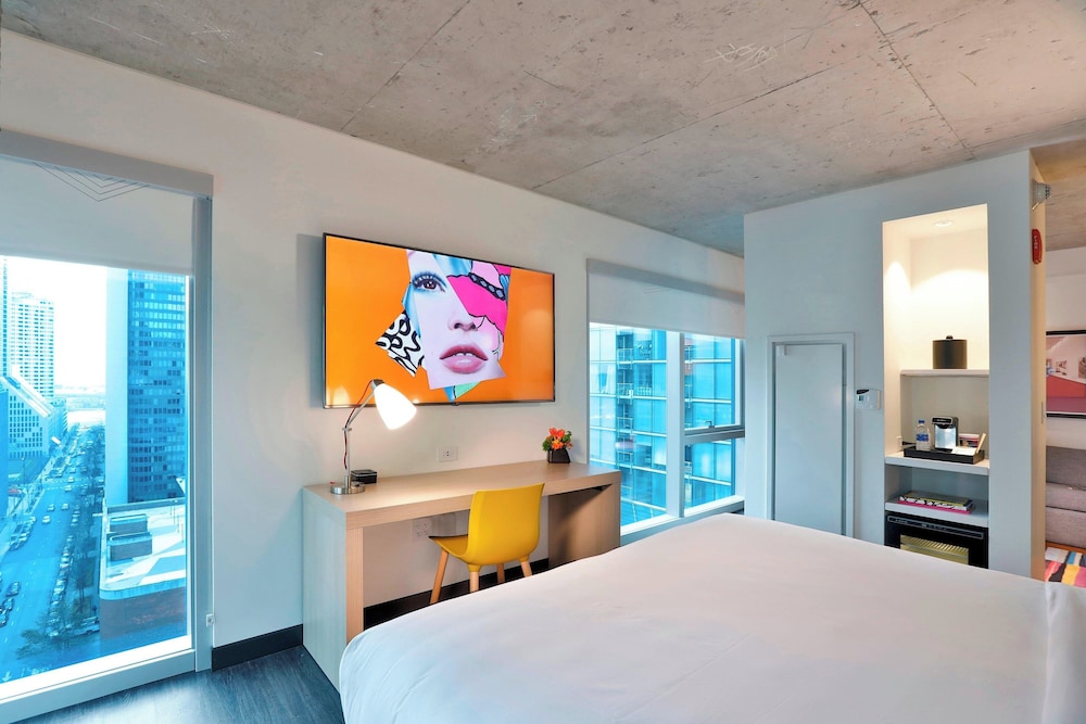 Suite, 1 Bedroom, City View (Mobility/Hearing Access, Transf Shwr)