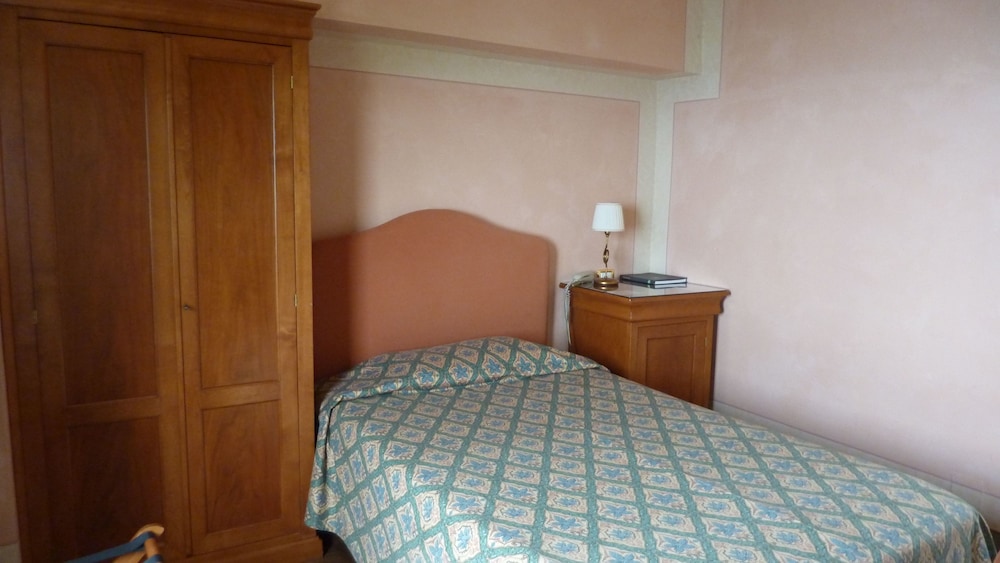 Single Room photo 1