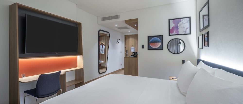 Superior Room, 1 King Bed