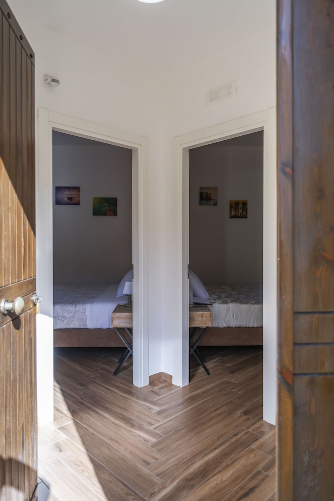 Standard Double Room - Photo 8