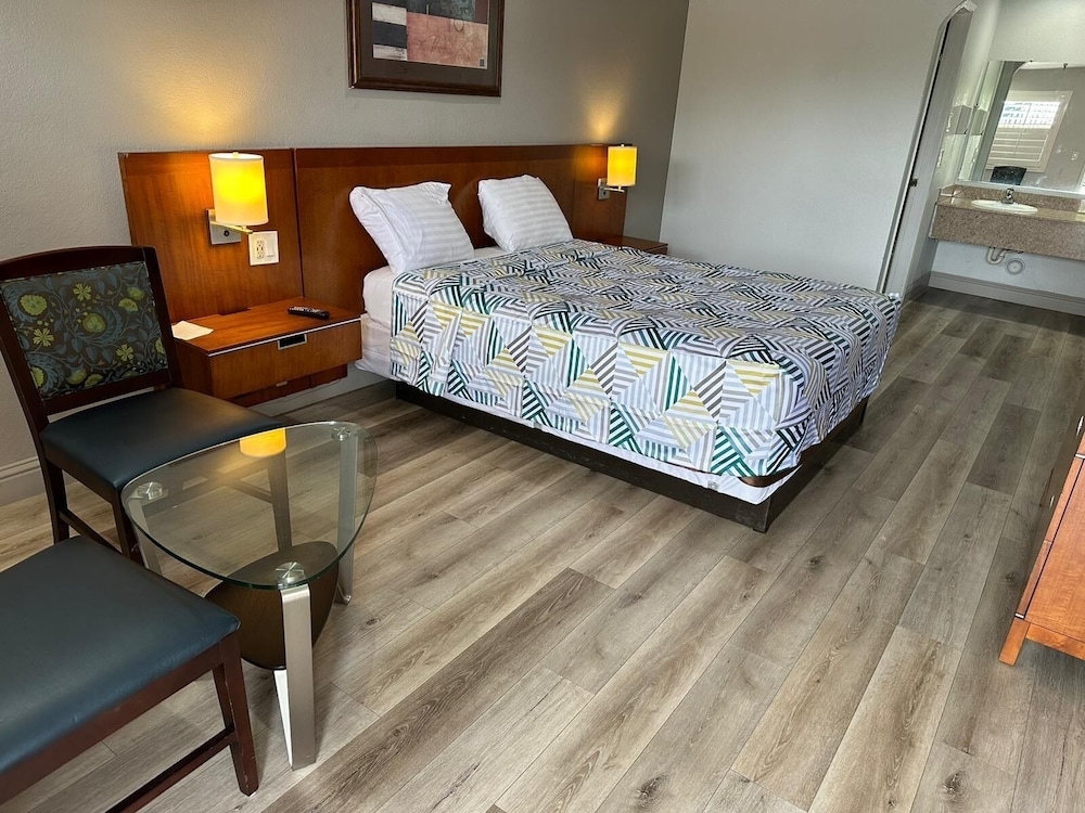 Room, 1 Queen Bed, Non Smoking