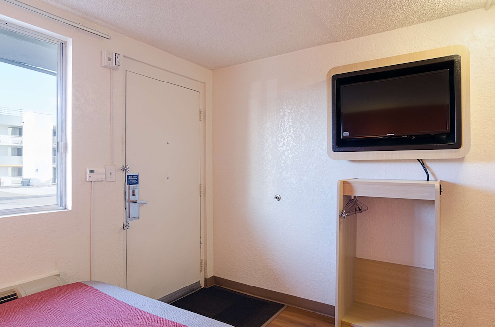 Deluxe Room, 1 Double Bed, Accessible, Non Smoking photo 3