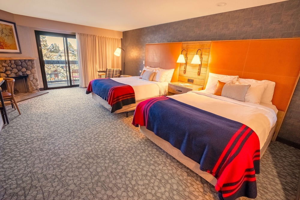 Room, 2 Queen Beds, Fireplace, River View - Photo 1