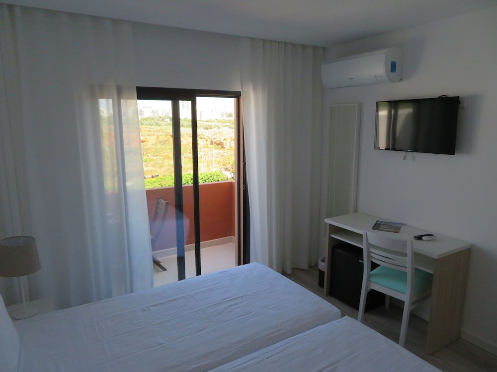 Deluxe Twin Room, Balcony, Garden View photo 3