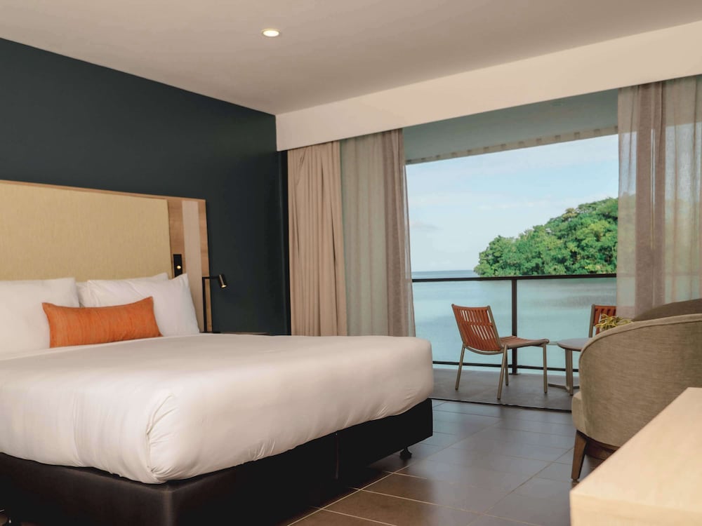 Deluxe Room, 1 King Bed, Ocean View photo 1