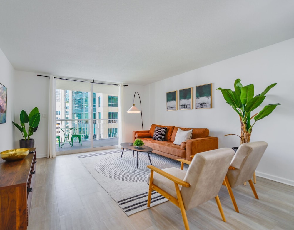 Luxury Condo, 1 Bedroom, City View photo 1