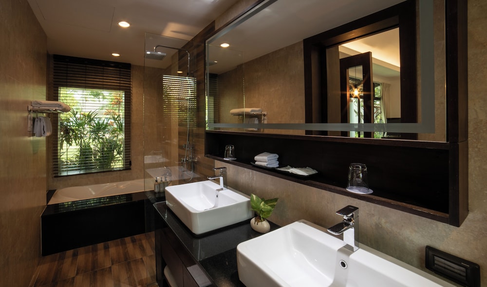 Tropical Premier Villa thumbnail 5